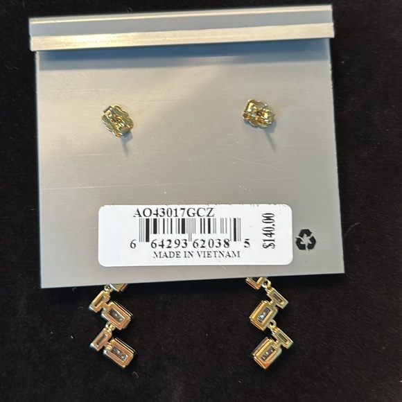 NWT Nadri CZ Herringbone Linear Drop Earrings - Picture 5 of 7